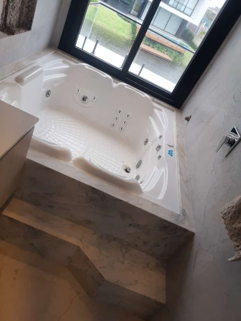 Calacatta Gold em Banheiro