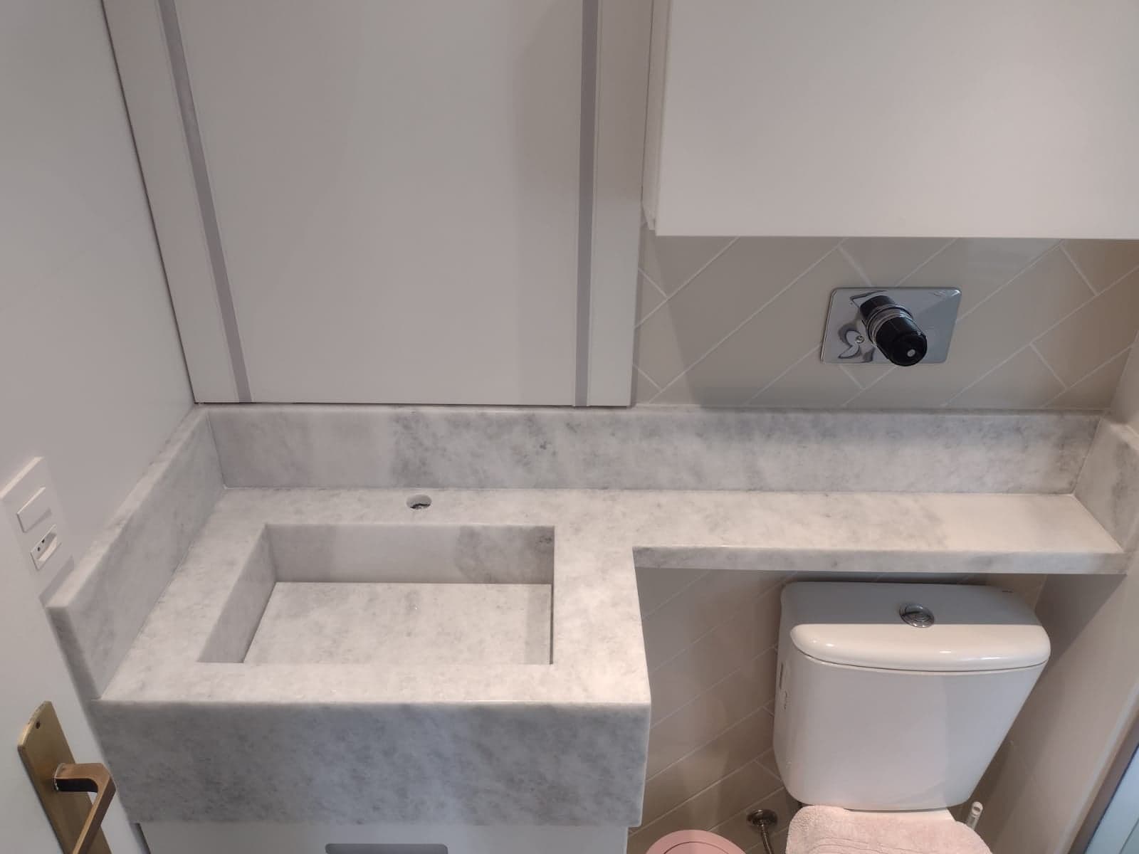 Bianco Carrara em Banheiro
