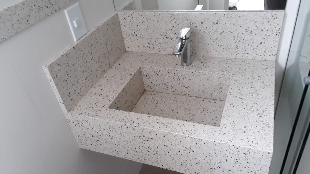 Branco Itaúnas em Banheiro