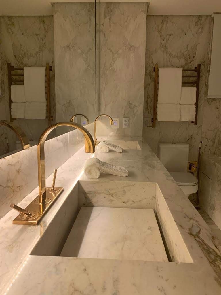 Calacatta Gold em Banheiro