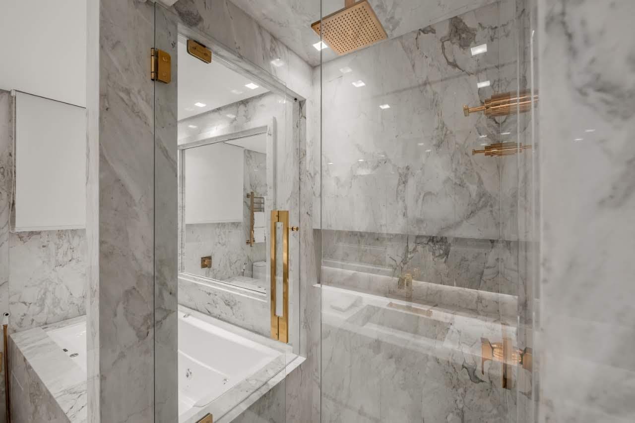 Calacatta Gold em Banheiro