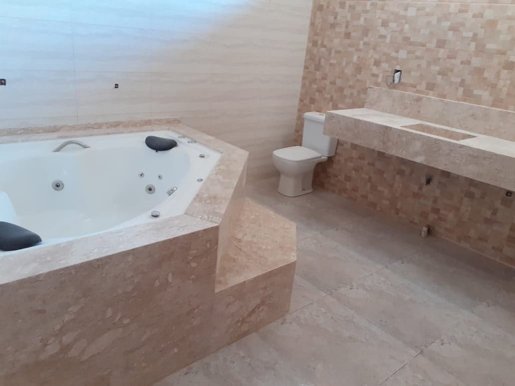 Travertino Romano em Banheiro