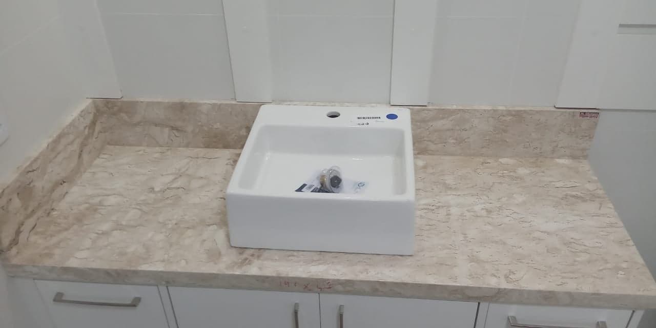 Crema Marfil em Banheiro