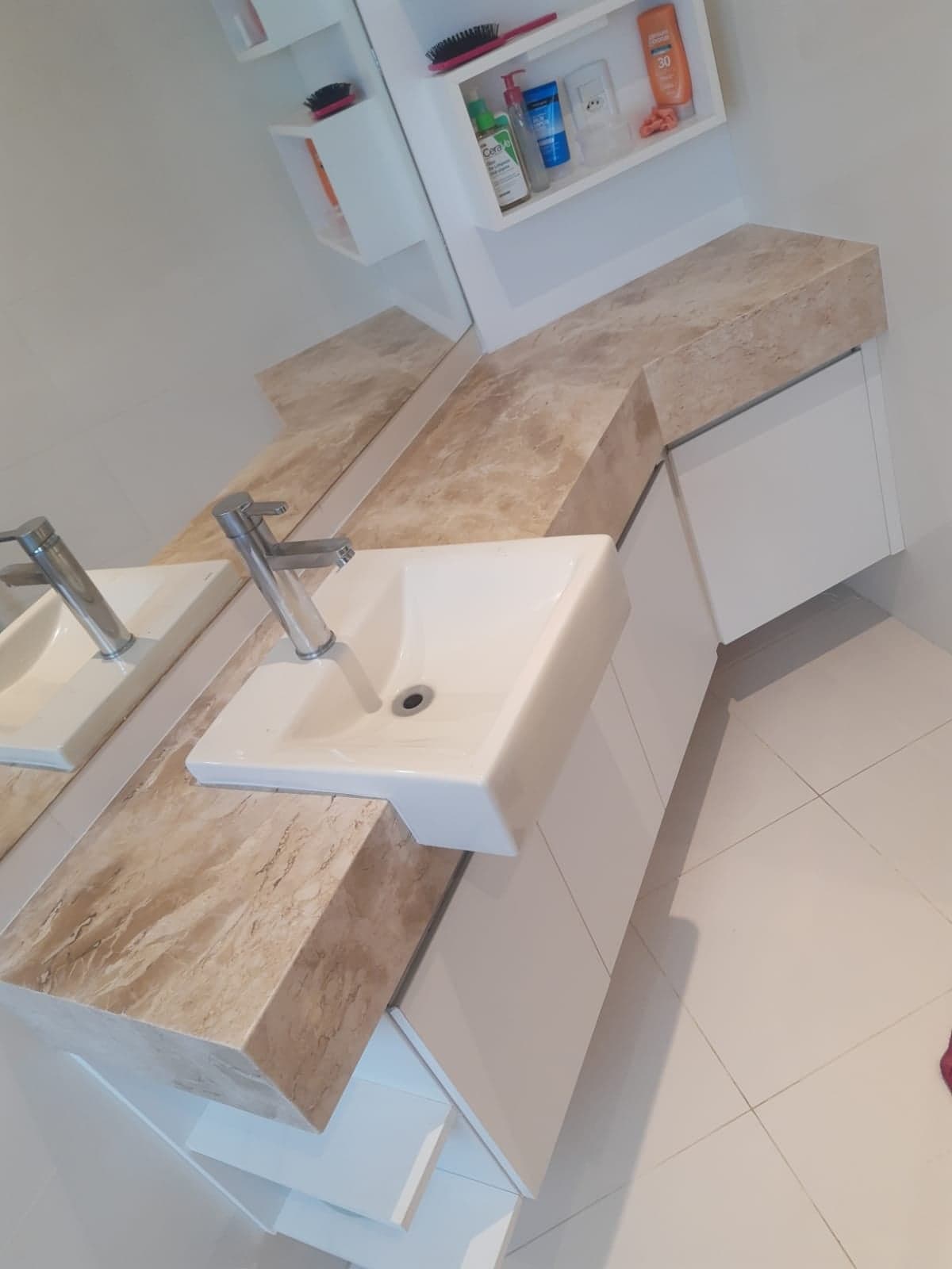 Crema Marfil em Banheiro