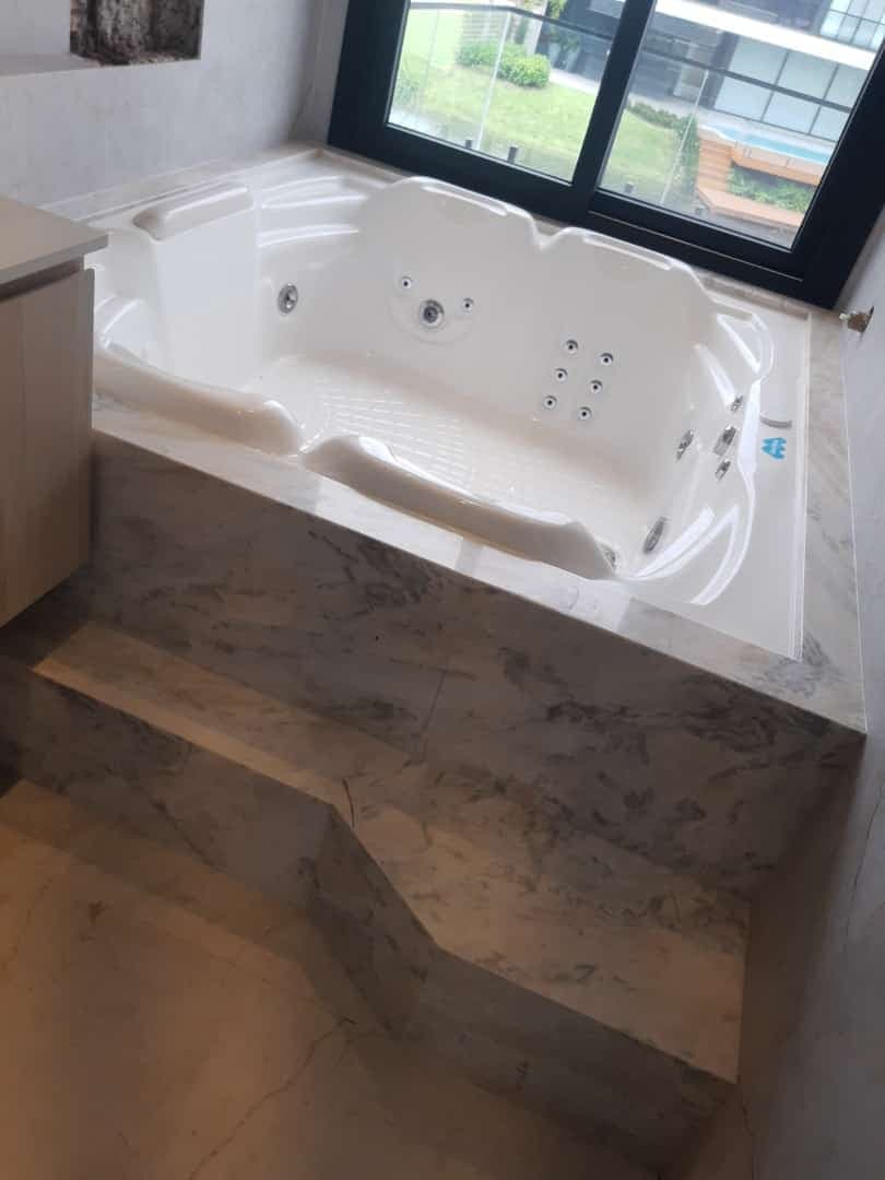 Calacatta Gold em Banheiro