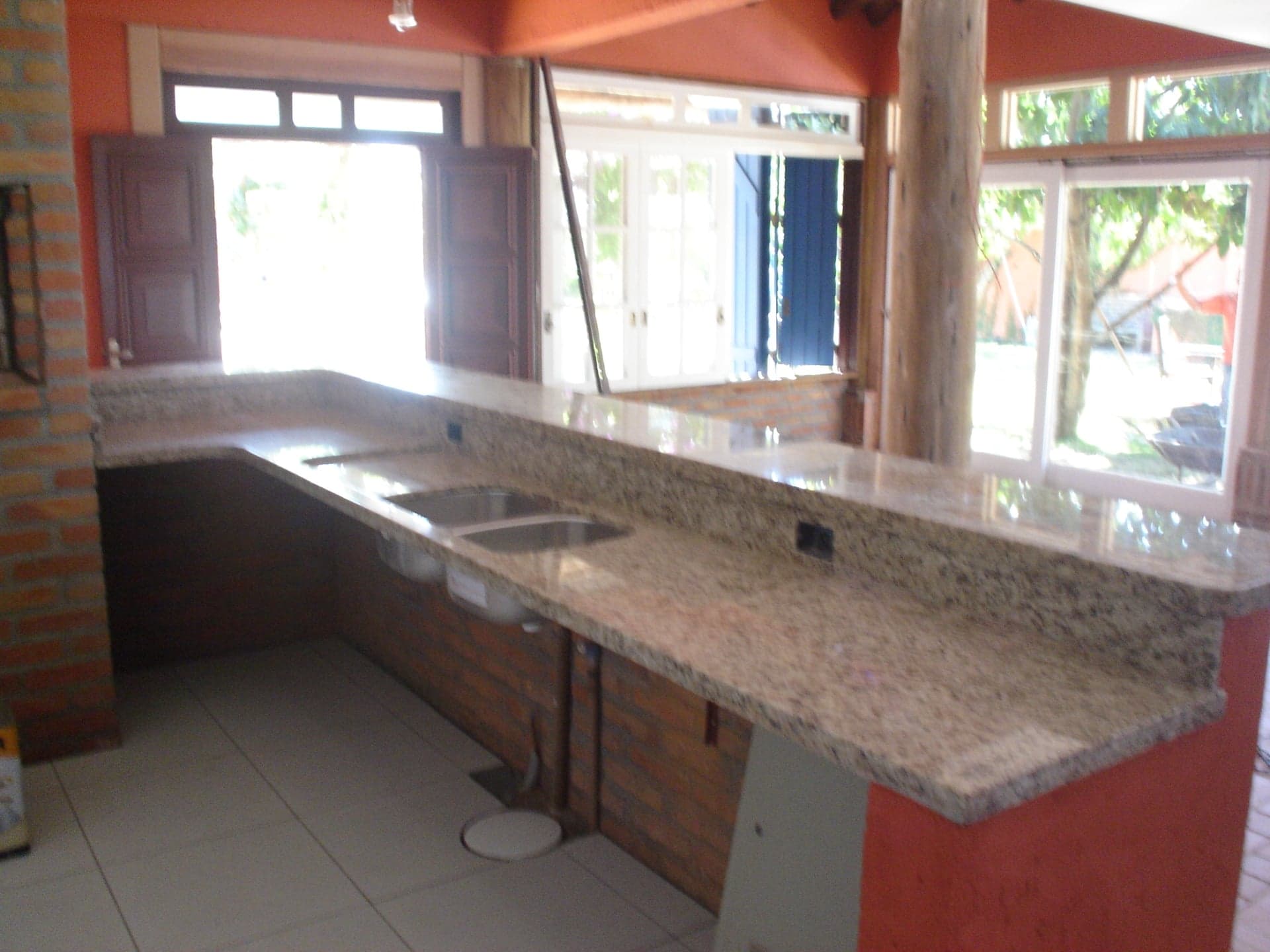 Amarelo Ornamental em Cozinha