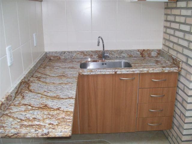 Amarelo Ornamental em Cozinha