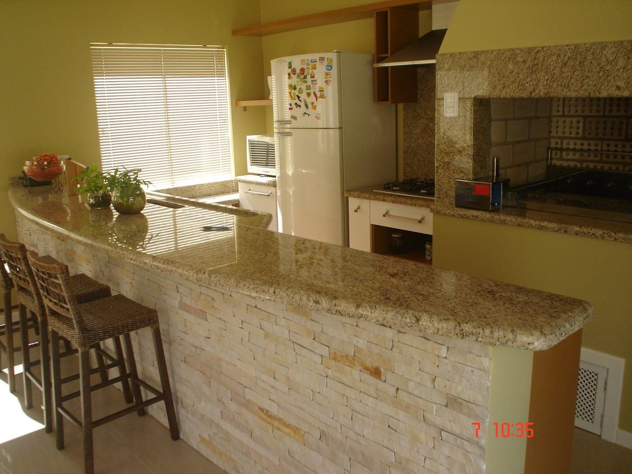 Amarelo Ornamental em Cozinha