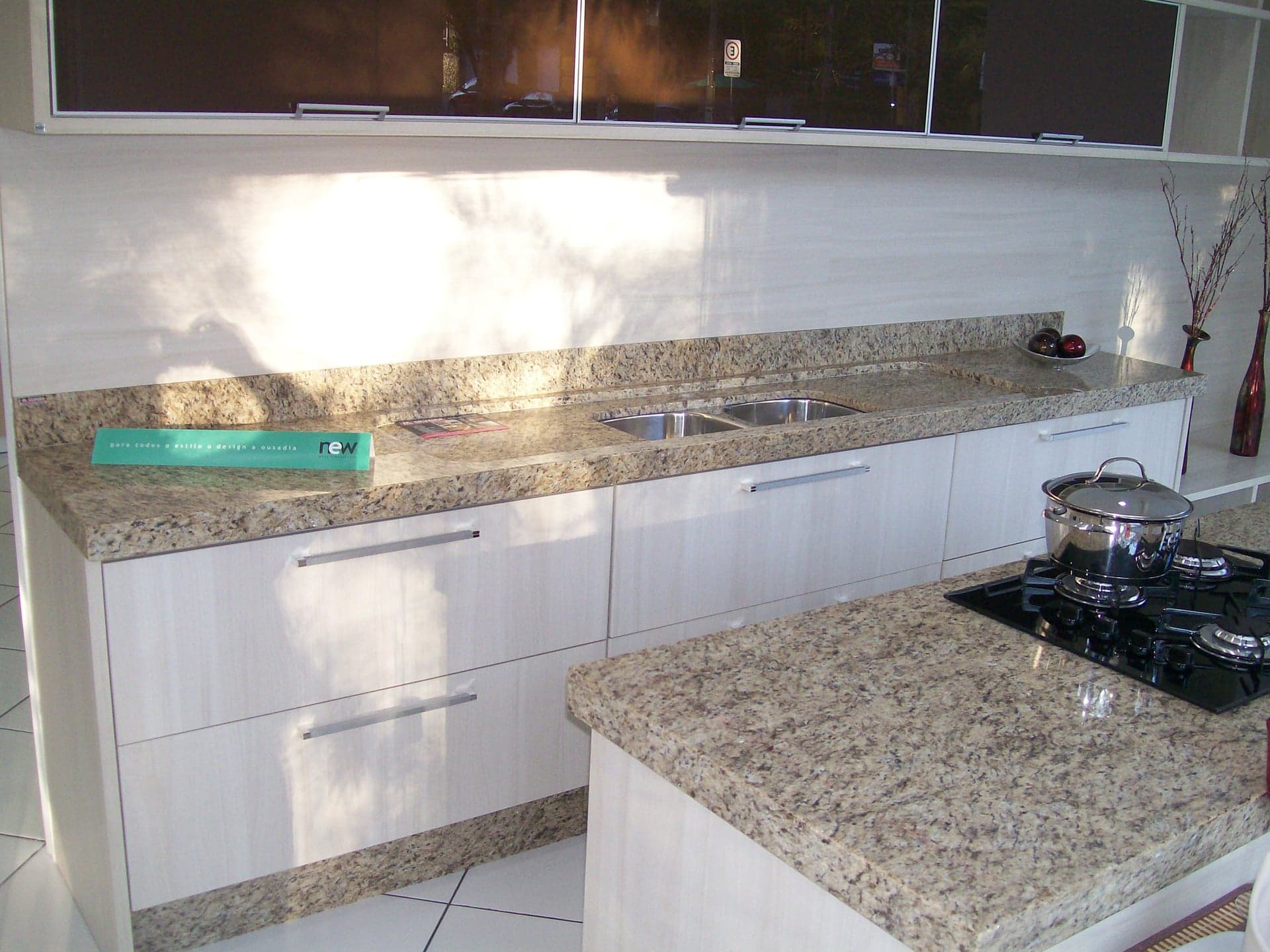 Amarelo Ornamental em Cozinha