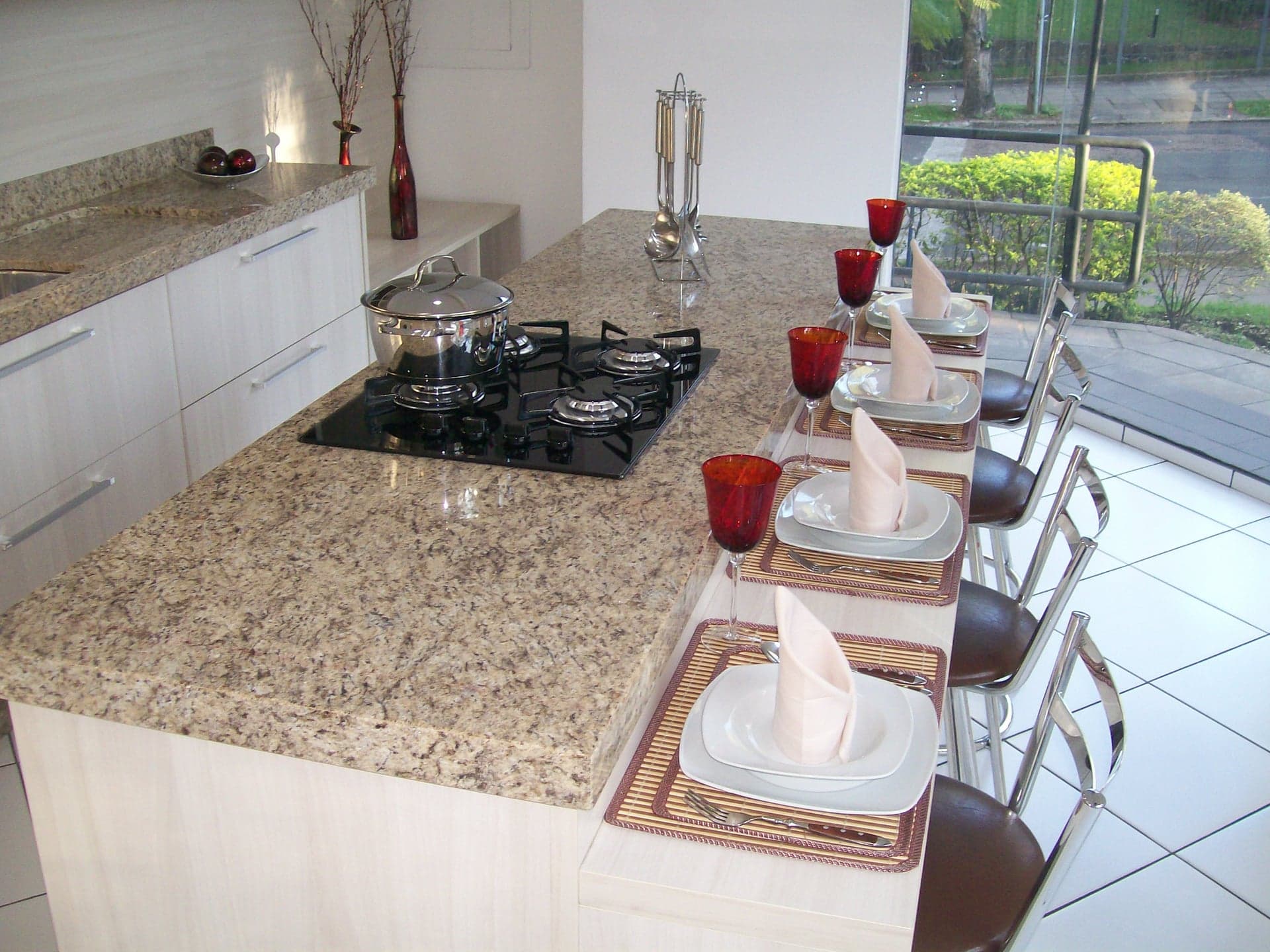 Amarelo Ornamental em Cozinha