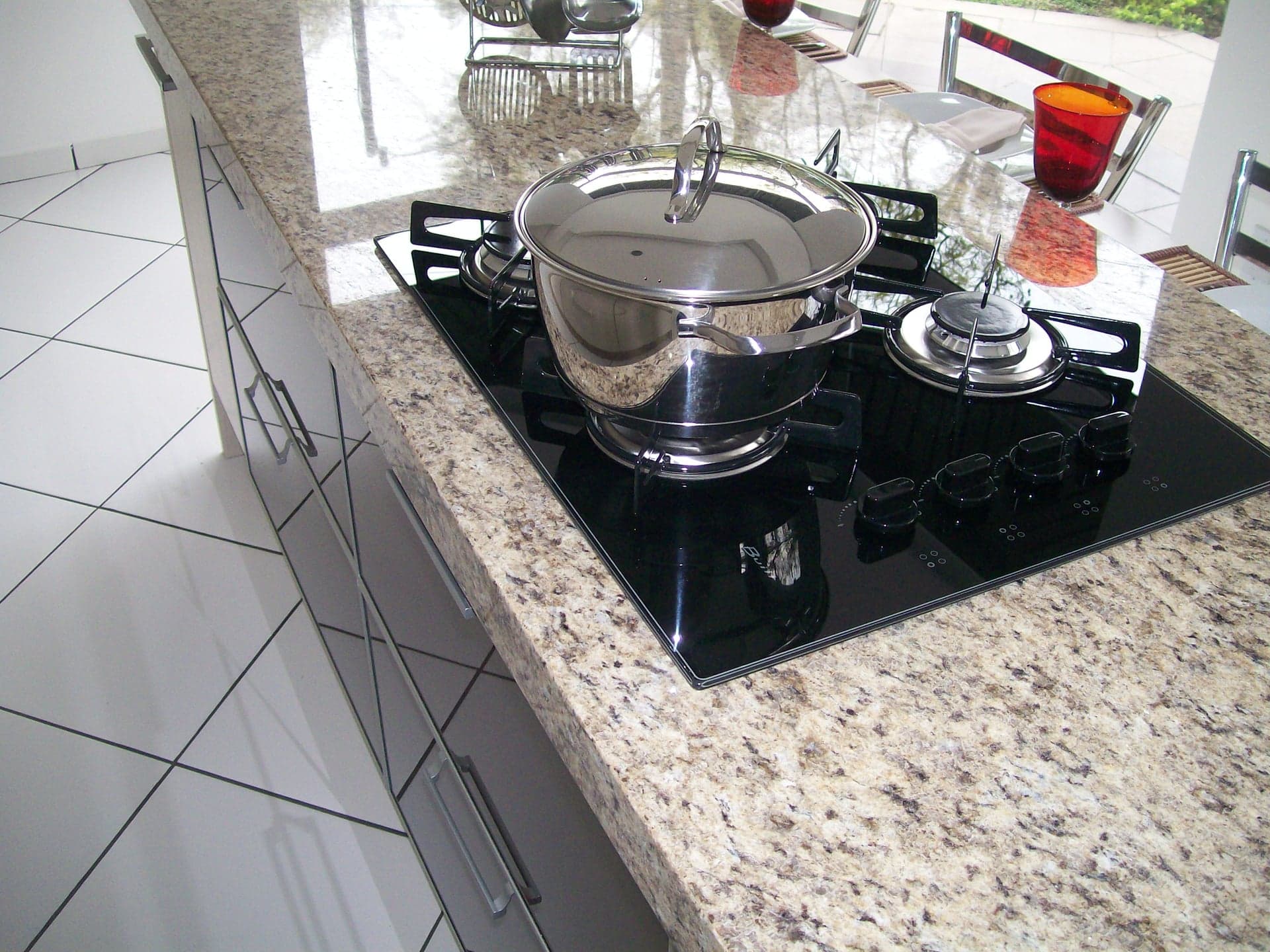 Amarelo Ornamental em Cozinha