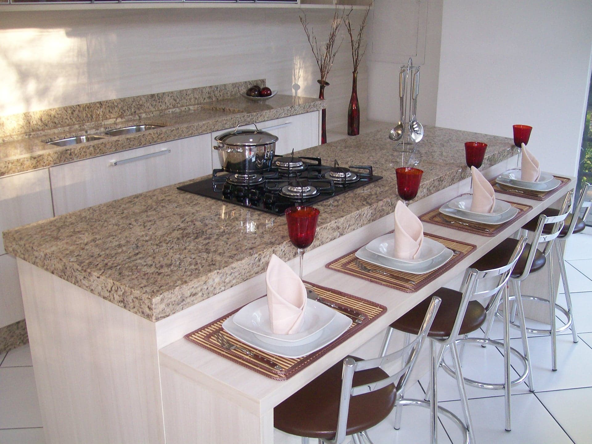 Amarelo Ornamental em Cozinha