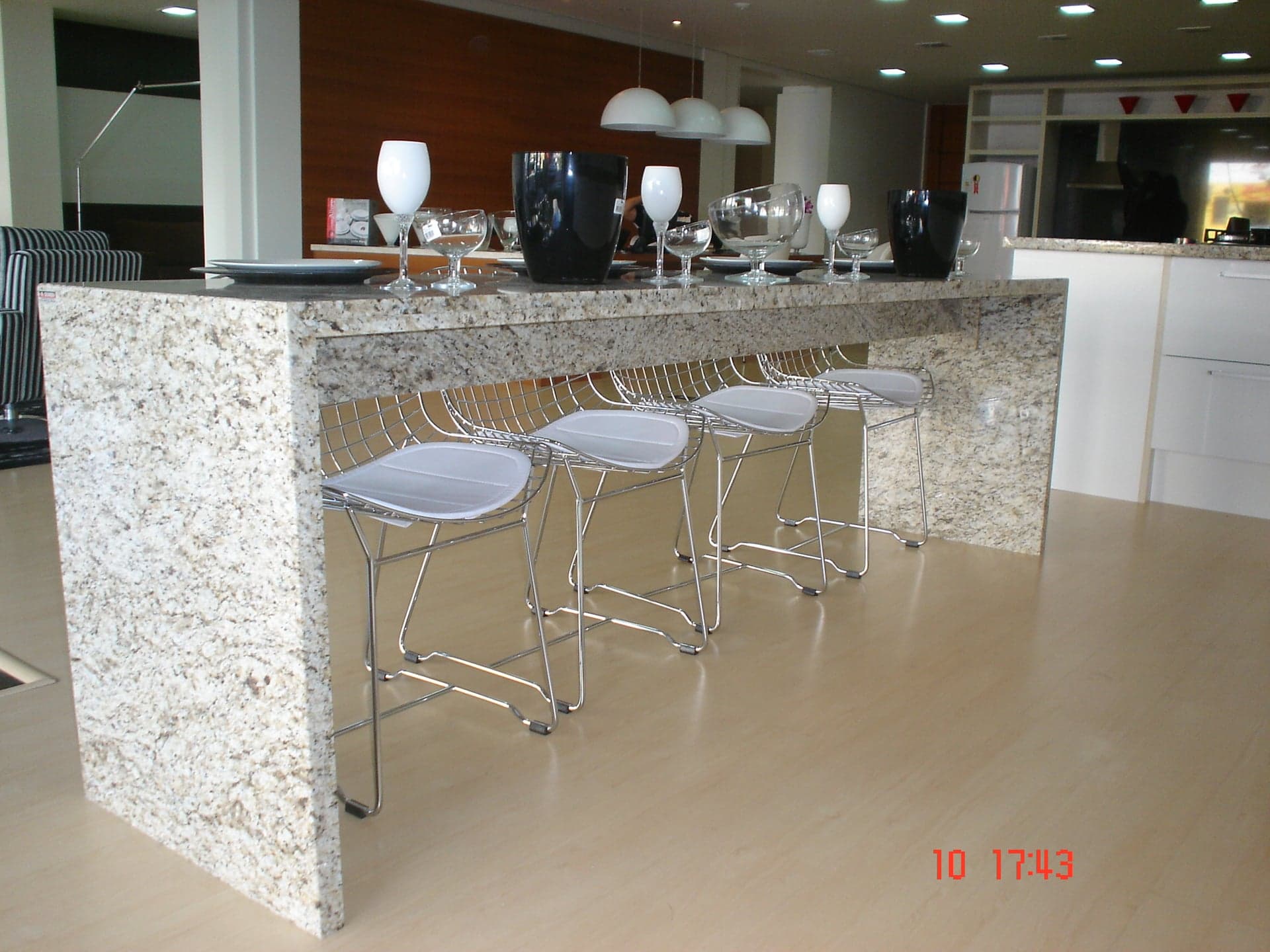 Amarelo Ornamental em Cozinha