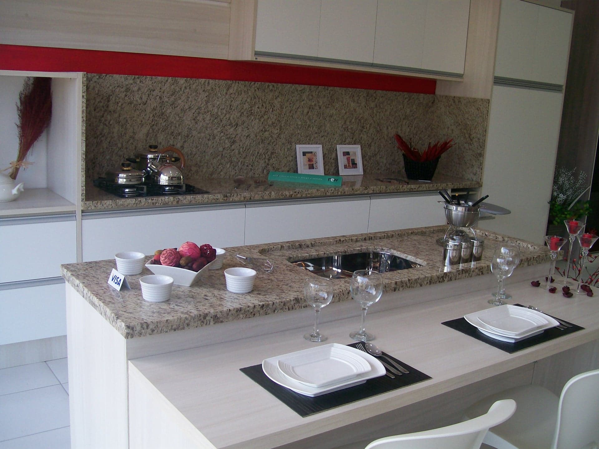 Amarelo Ornamental em Cozinha