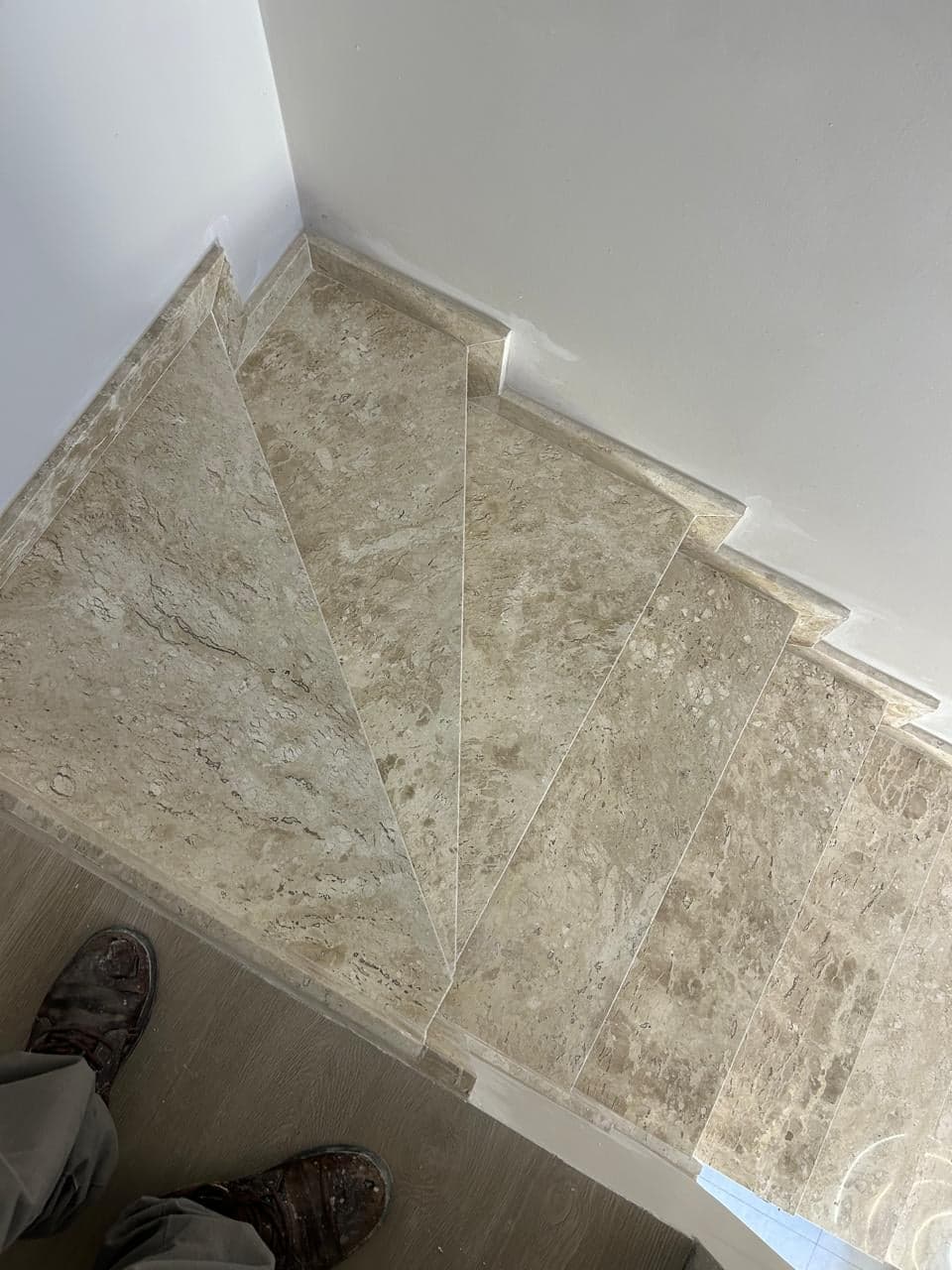 Crema Marfil em Escada