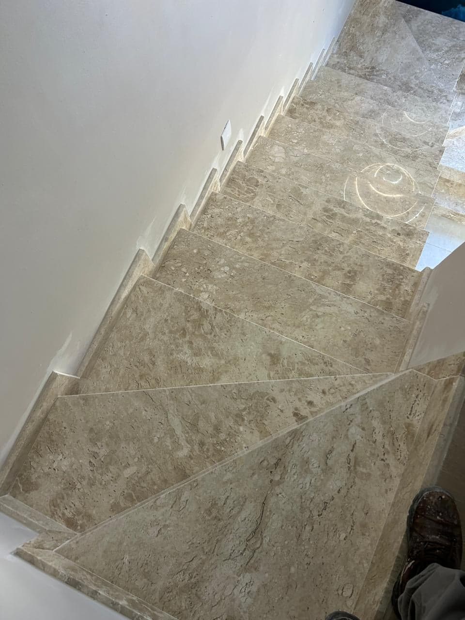 Crema Marfil em Escada