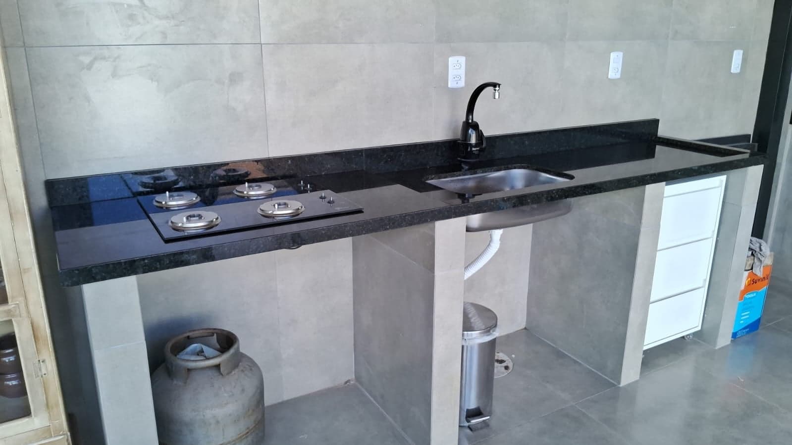 Preto Absoluto em Espaço Gourmet