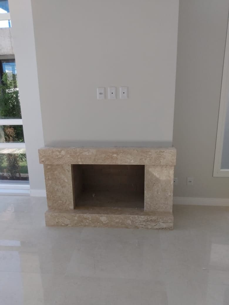 Travertino Romano em Lareira