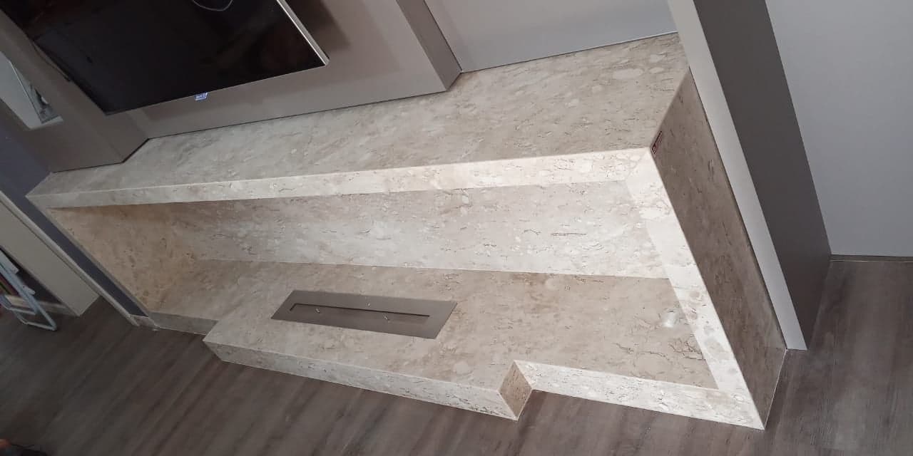Travertino Romano em Lareira