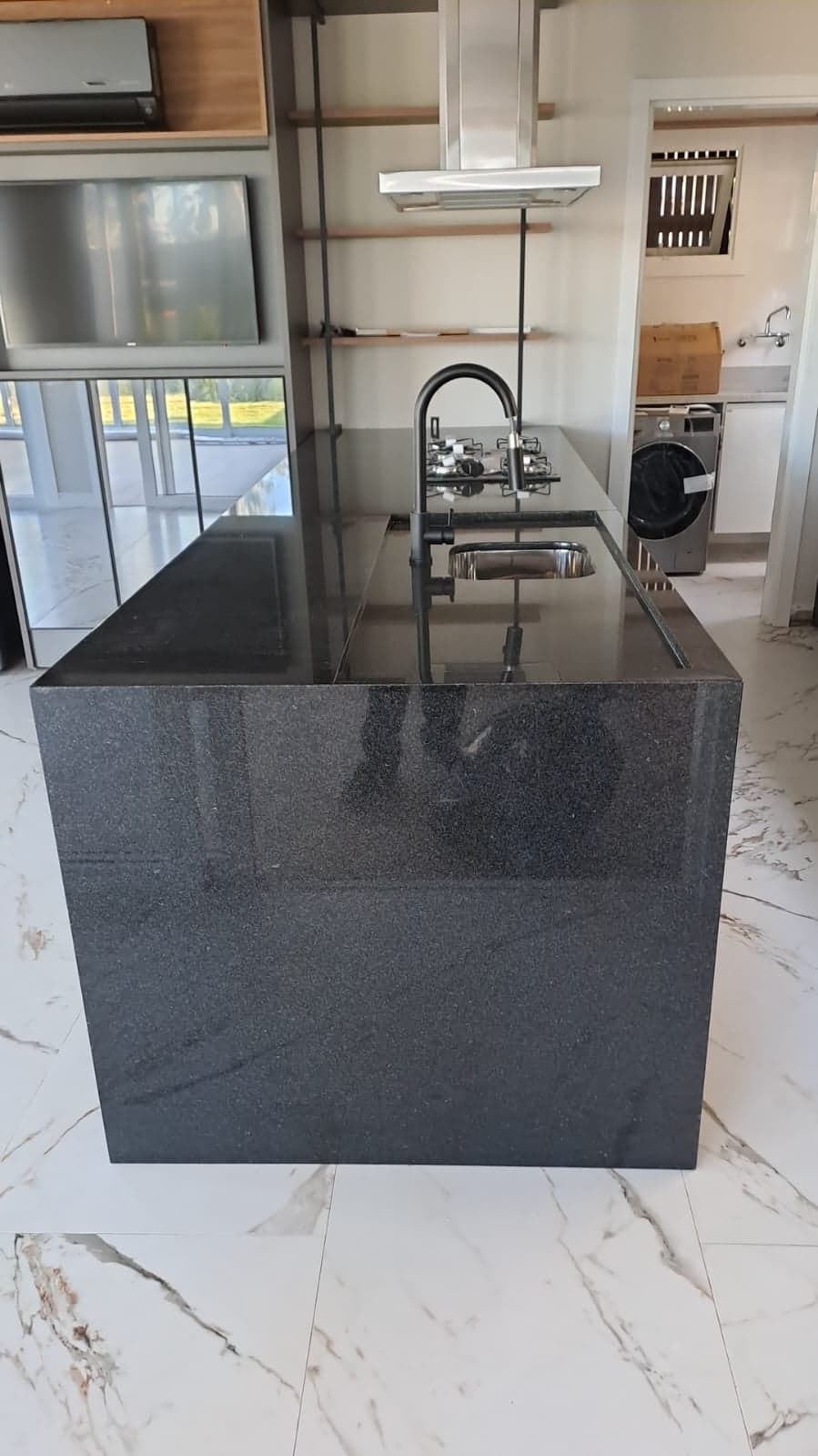 Preto Absoluto em Galeria