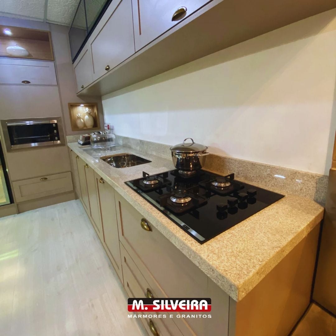 Amarelo Ornamental em Showroom